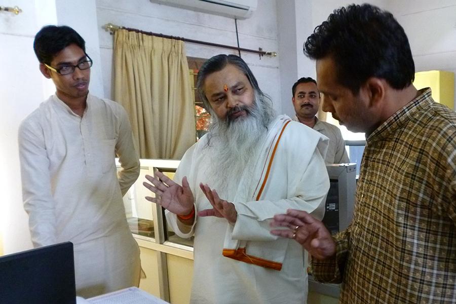 Brahmachari Girish visit to Examination Department of Maharishi Mahesh Yogi Vedic Vishwavidyalaya Brahmachari Girish Ji visited Examination Department of Maharishi Mahesh Yogi in August 2014 and understood complete process of exams conducted by the university.